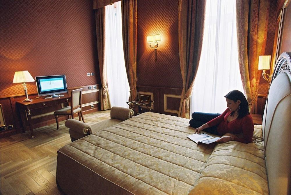 Livingston Hotel 4*