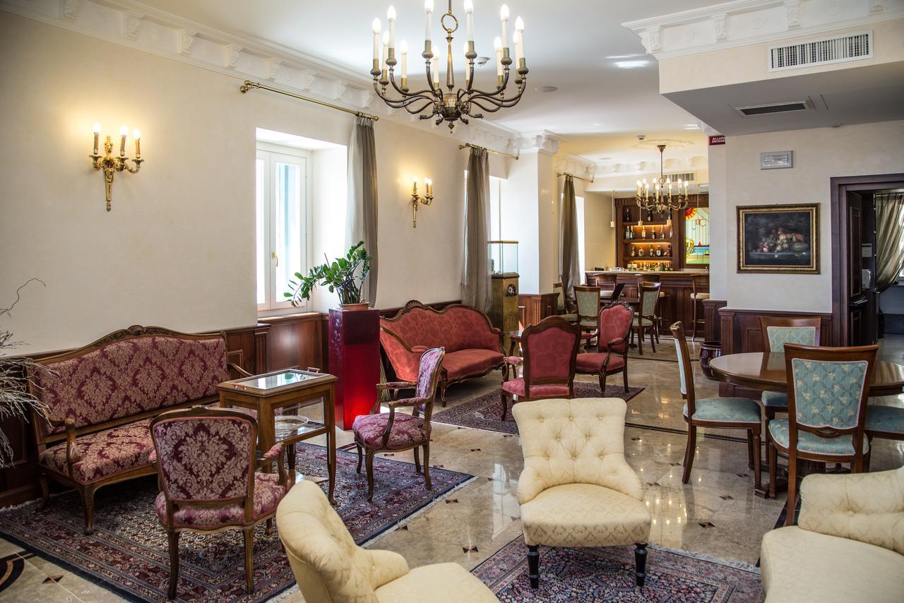 Livingston Hotel 4*